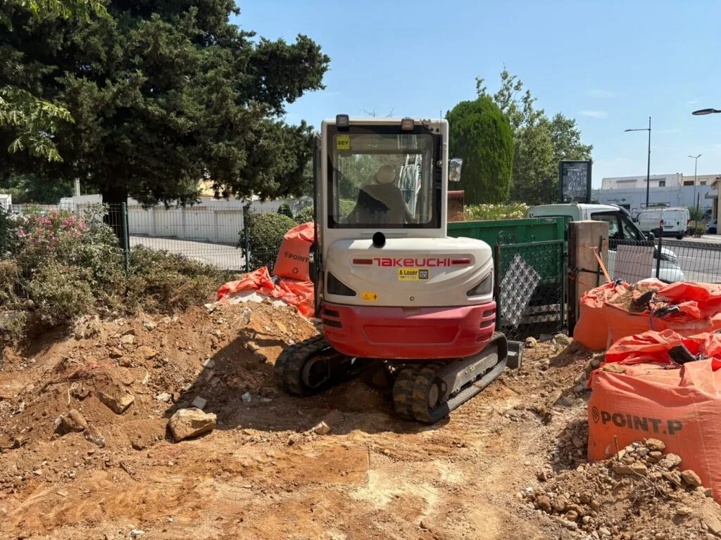 Benne de chantier et terrassement à Hyères