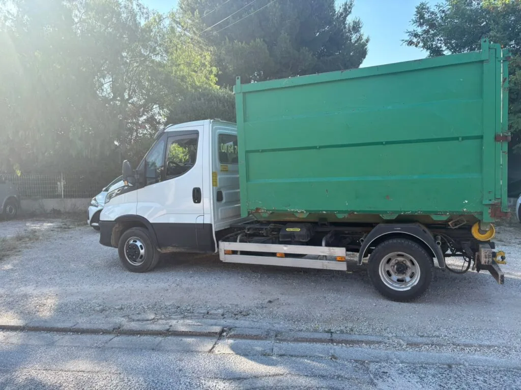 Camion ampliroll et benne à Hyères